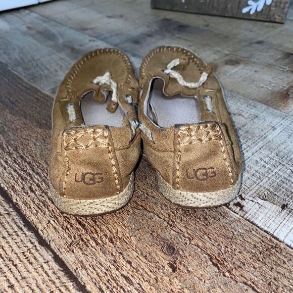 Ugg K Ariana Boat Shoe - Picture 2 of 10